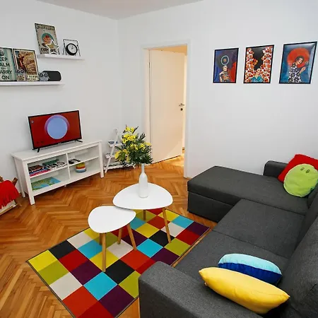 Lägenhet Suzy's Place Pula