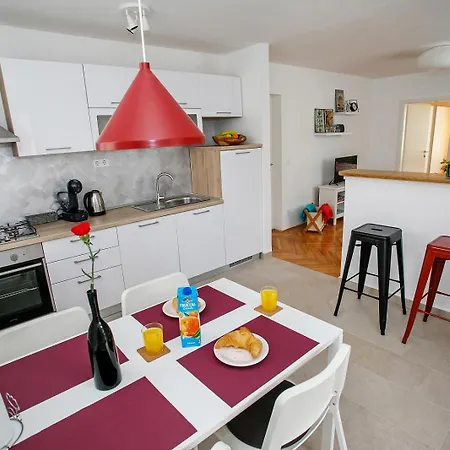 Suzy's Place Apartament Pula