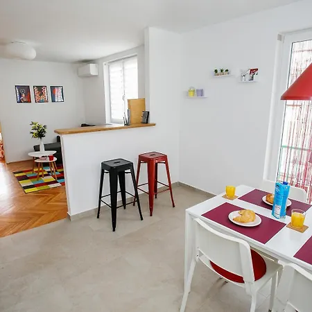 Suzy's Place * Πούλα