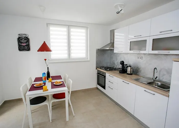 Suzy's Place Apartman Póla